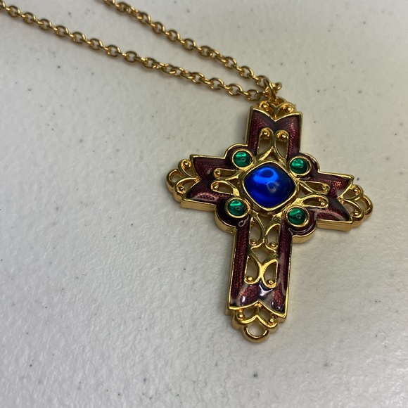 Vintage Avon Enameled Cross - Picture 6 of 7